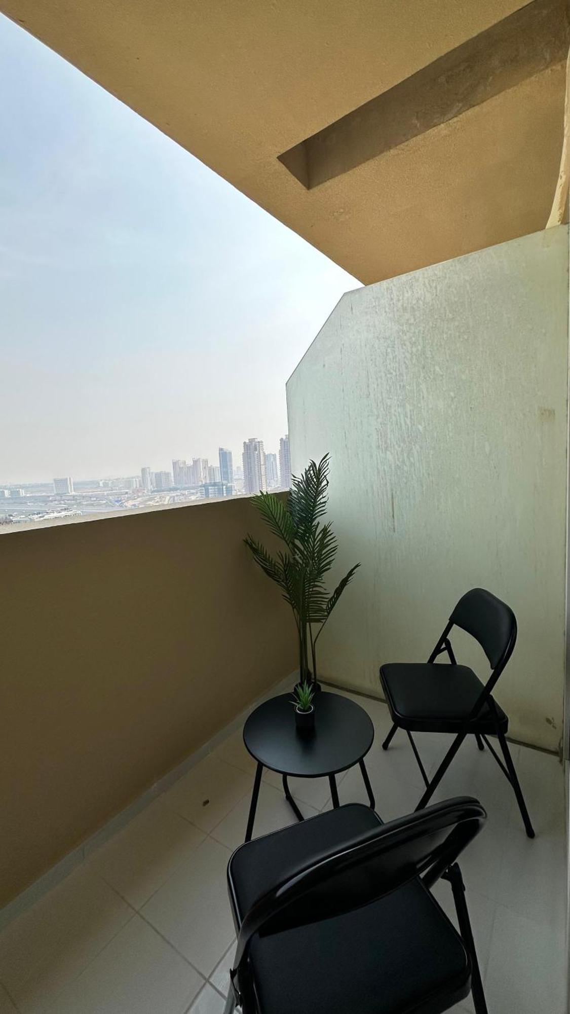 Your Perfect Stay In Jvc Dubai Exterior foto